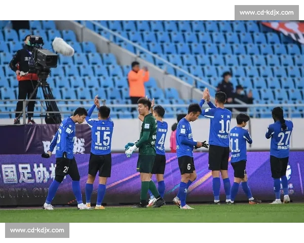 武汉卓尔对阵泰州远大赛前形势解析与关键看点全面展望之战