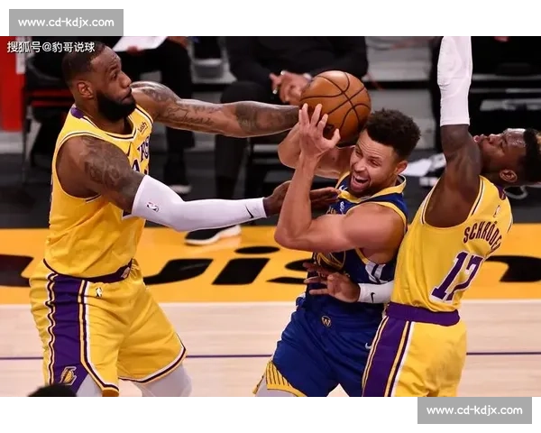 湖人对阵爵士视频直播前瞻赛程看点与球星对决全场焦点分析实时解说