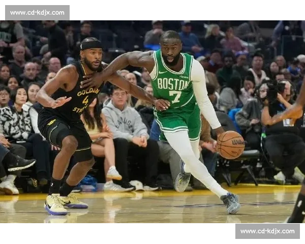 勇士对阵凯尔特人精彩直播回放全场焦点与关键瞬间解析深度复盘